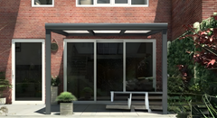 Moderne terrasoverkapping in antraciet RAL 7016 van 3.0 x 2.0 meter met opaal polycarbonaat
