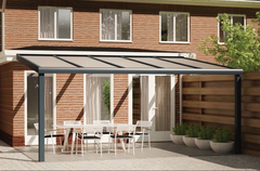 Moderne terrasoverkapping in antraciet RAL 7016 van 5.0 x 2.0 meter met opaal polycarbonaat