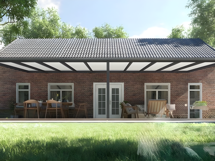 Moderne terrasoverkapping in antraciet RAL 7016 van 10.0 x 2.5 meter met opaal polycarbonaat